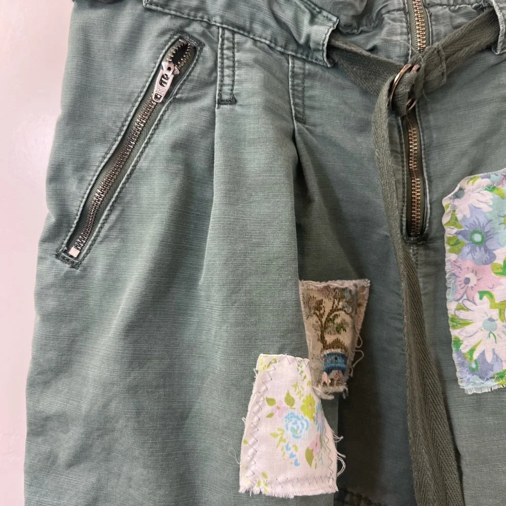 Pilcro Green High Waist Shorts with Floral Patches sz 26